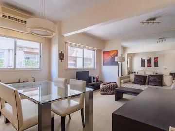 Departamento de 2 ambientes amplios C/cochera