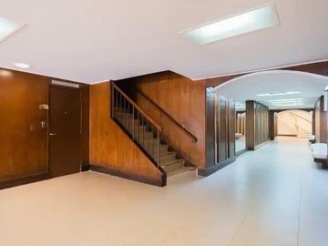 Departamento de 2 ambientes amplios C/cochera