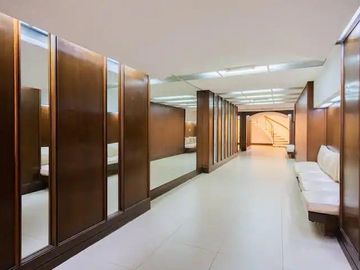 Departamento de 2 ambientes amplios C/cochera