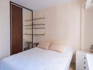 Departamento de 2 ambientes amplios C/cochera