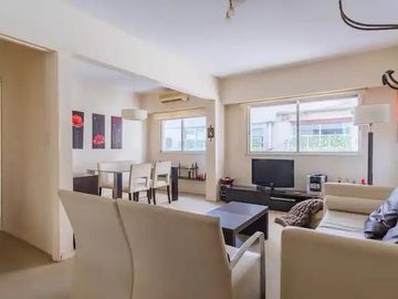 Departamento de 2 ambientes amplios C/cochera