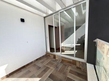 CASA EN VENTA EN LA VISTA, RECAMARA EN PB, ROOF GARDEN, QUERETARO