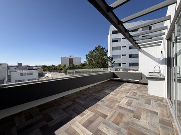 CASA EN VENTA EN LA VISTA, RECAMARA EN PB, ROOF GARDEN, QUERETARO