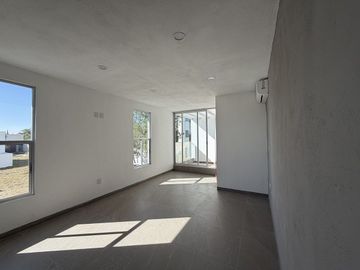 CASA EN VENTA EN LA VISTA, RECAMARA EN PB, ROOF GARDEN, QUERETARO