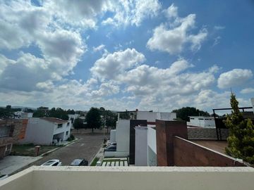 CASA EN VENTA EN FRACCIONAMIENTO LOMAS DEL VALLE