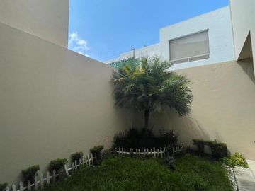 CASA EN VENTA EN FRACCIONAMIENTO LOMAS DEL VALLE