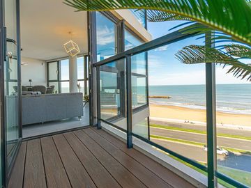 Departamento 3 ambientes en Marina Banus I, con cochera y baulera - Parque Luro