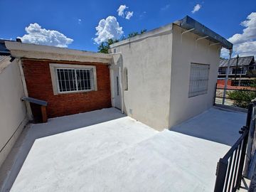 Casa y Dto. en venta en G. Catan