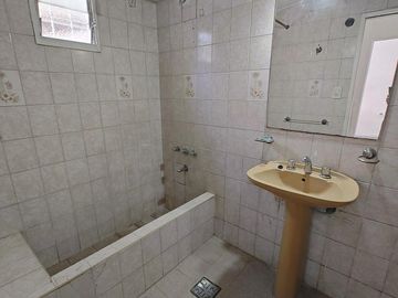 Casa y Dto. en venta en G. Catan