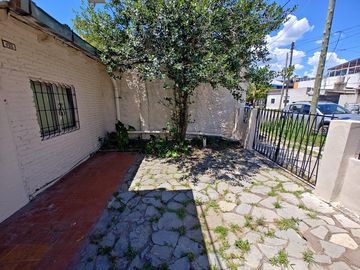 Casa y Dto. en venta en G. Catan