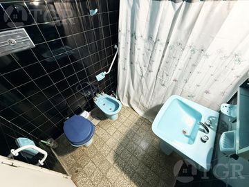 Venta Casa 3 ambientes con Dos patios y terraza en Villa Ballester
