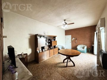 Venta Casa 3 ambientes con Dos patios y terraza en Villa Ballester