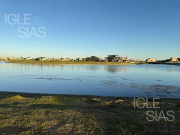 Terreno al lago en Los Puentes, Nordelta
