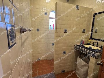 Hermosa casa estilo mexicano, en RENTA Semi amueblada y / o VENTA