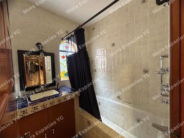 Hermosa casa estilo mexicano, en RENTA Semi amueblada y / o VENTA