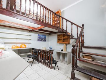 VENTA PH CON LOCAL AL FRENTE- SIN EXPENSAS- COLEGIALES