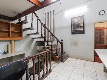 VENTA PH CON LOCAL AL FRENTE- SIN EXPENSAS- COLEGIALES