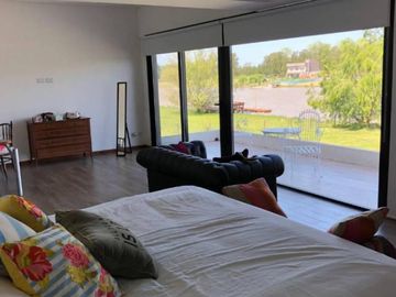Casa en venta en  San Juan, Villanueva, Tigre.