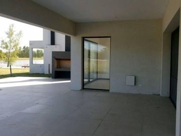 Casa en venta en  San Juan, Villanueva, Tigre.