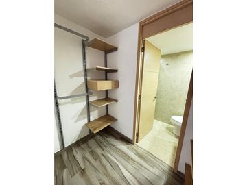 Se Vende Apartamento en Loma de los Bernal, Medellin (c)