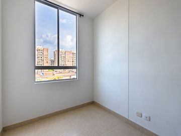 Cali, Arriendo Apartamento Senderos De La Pradera. Quinto Piso
