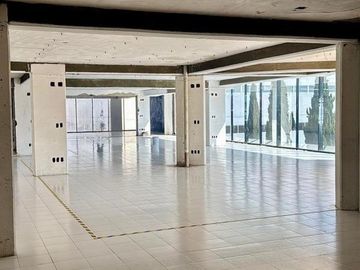 EDIFICIO EN VENTA SOBRE VIALIDAD TOLUCA-METEPEC, FRENTE A GALERIAS METEPEC