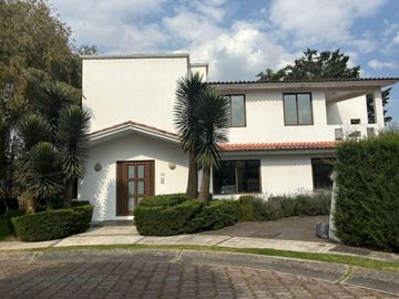 VENTA DE CASA EN FRACCIONAMIENTO VALLE DE ZAMARRERO EN ZINACANTEPEC