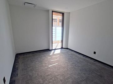 RENTA OFICINA EN ESPACIO PUERTO CANCUN