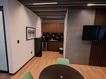 RENTA OFICINA EN ESPACIO PUERTO CANCUN