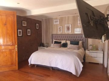 Casa En Venta En Lo Barnechea Con Piscina Y Terraza