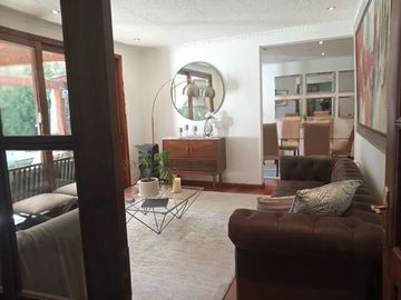 Casa En Venta En Lo Barnechea Con Piscina Y Terraza