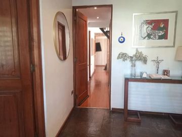 Casa En Venta En Lo Barnechea Con Piscina Y Terraza