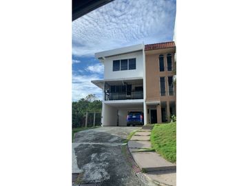 Casa urbanización los ngeles  2