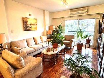 Venta semipiso con cochera, baulera y vista abierta cerca subte A - Apto crédito