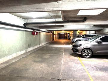 Venta semipiso con cochera, baulera y vista abierta cerca subte A - Apto crédito