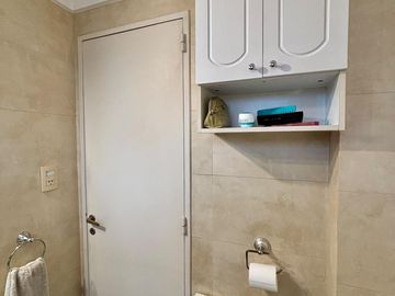 Venta semipiso con cochera, baulera y vista abierta cerca subte A - Apto crédito