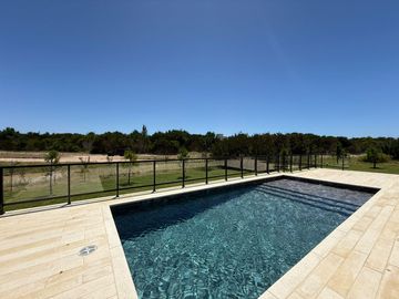 Casa en Venta Costa Esmeralda Barrio Golf, 4 Dormitorios 280m² Pileta Calefaccionada Losa Radiante USD 565.000