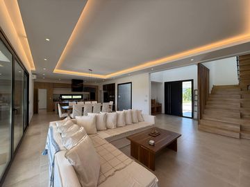 Casa en Venta Costa Esmeralda Barrio Golf, 4 Dormitorios 280m² Pileta Calefaccionada Losa Radiante USD 565.000