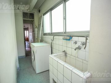 Departamento en Venta de 2 Dormitorios con dependencia en Palermo - Las Cañitas