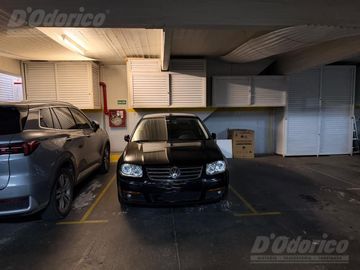 Semi piso de 4 ambientes c/cochera en venta en Flores