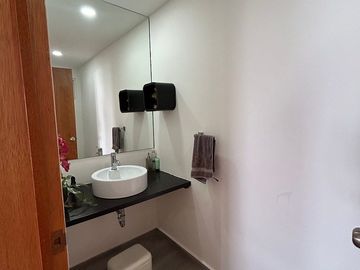 Espléndida casa en privada y amueblada se renta en Hda. La antigua, Interlomas