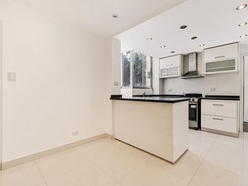 VENTA • BELGRANO • SEMIPISO • 4 AMBIENTES • COCHERA
