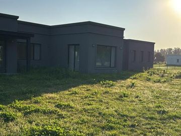 Casa en Estancia La Macarena Barrio de Chacras