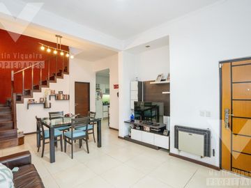PH Único, tres ambientes, con cochera, quincho y terraza propia