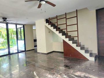 Renta casa con Paneles Solares en Altozano