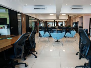 Local en venta Belgrano en tres plantas 1235m2 totales