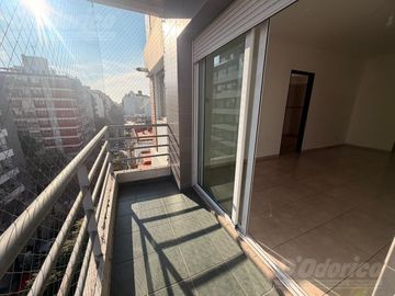 Semi piso de 1 dormitorio en venta en Flores