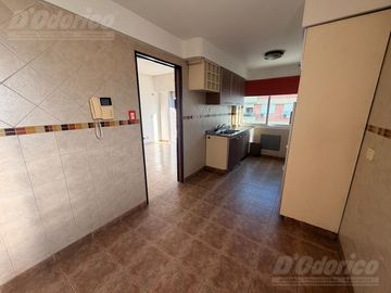 Semi piso de 1 dormitorio en venta en Flores