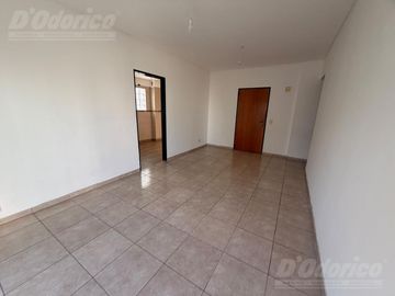 Semi piso de 1 dormitorio en venta en Flores
