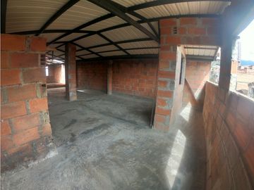 Alquilo casa Barrio Pérez, Bello